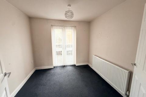 3 bedroom semi-detached house to rent, Broadway, Hindley, Wigan, Greater Manchester, WN2