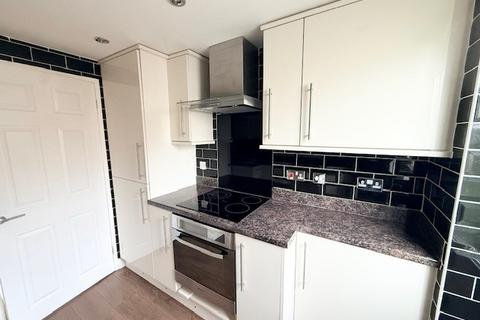3 bedroom semi-detached house to rent, Broadway, Hindley, Wigan, Greater Manchester, WN2