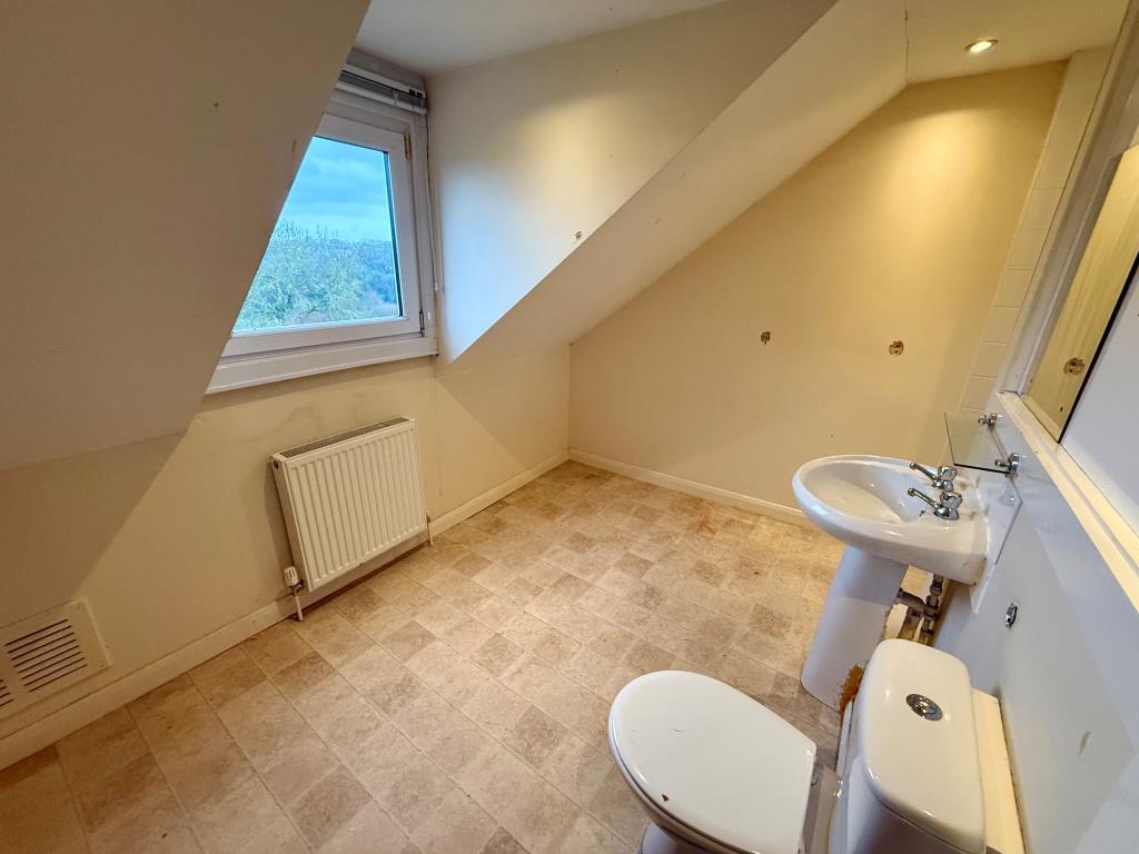 Bathroom with W.C.