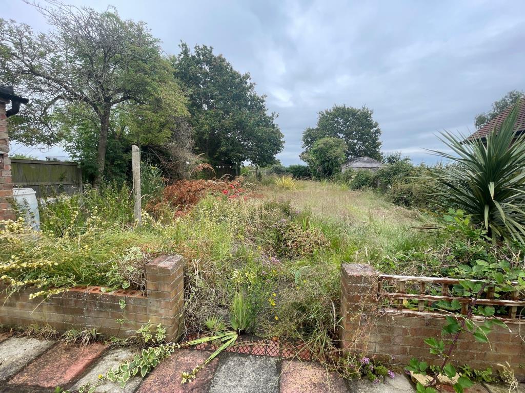 Garden to the rear of the house
