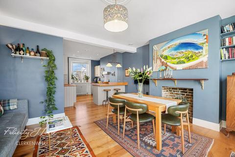 3 bedroom duplex for sale, New North Road, London