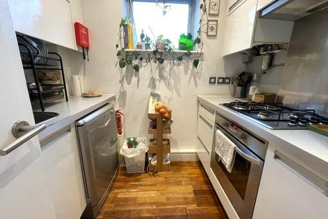 2 bedroom flat to rent, Kay Street, London E2