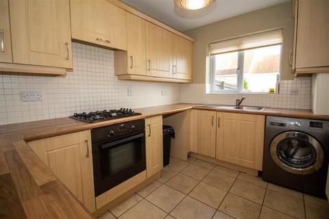 3 bedroom end of terrace house to rent, Cosgrove Court, Benton
