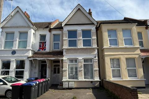2 bedroom flat for sale, 252 Hamlet Court Road, Westcliff-on-Sea, Essex