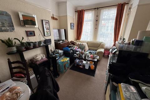 2 bedroom flat for sale, 252 Hamlet Court Road, Westcliff-on-Sea, Essex