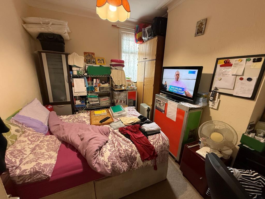 Main bedroom with window