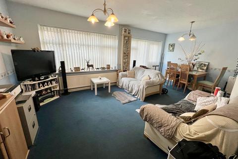 3 bedroom end of terrace house for sale, Oak Bank, New Addington