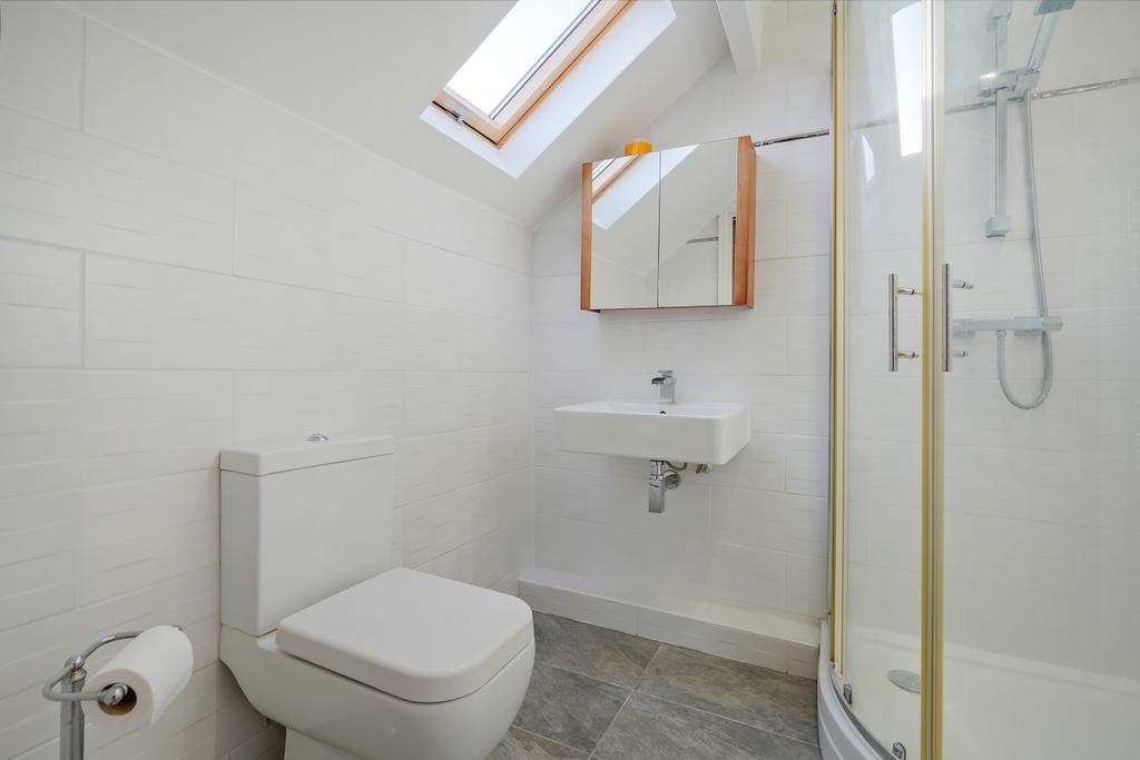 En Suite to Master Bedroom