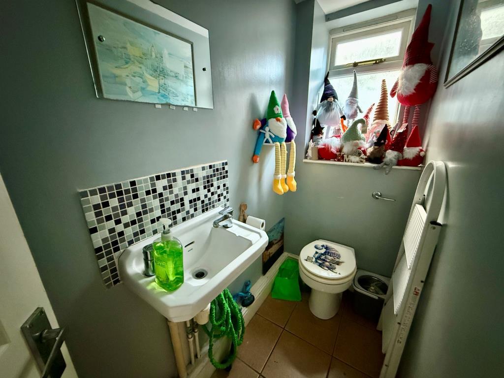 Maisonette - ground floor - W.C.