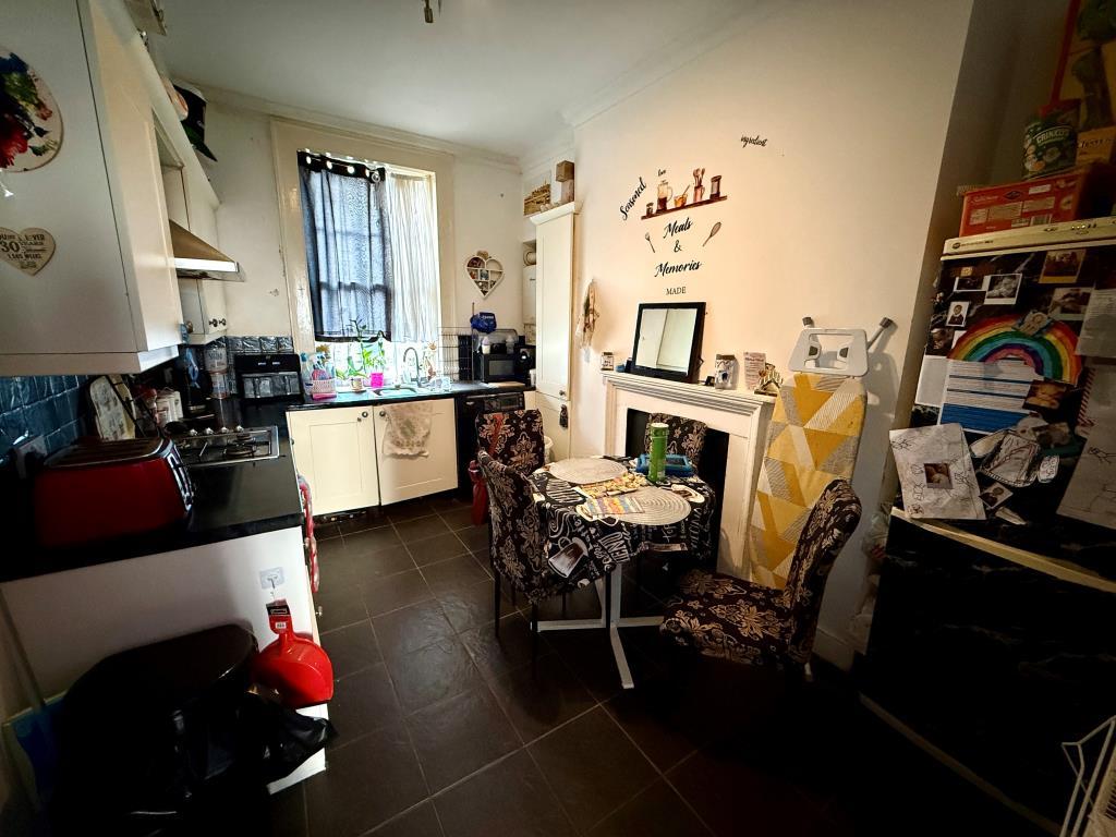 Maisonette - first floor - kitchen
