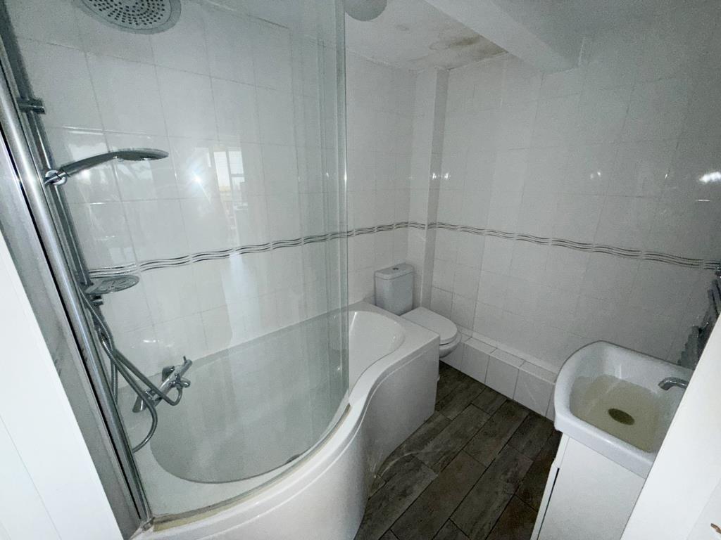Bathroom with WC