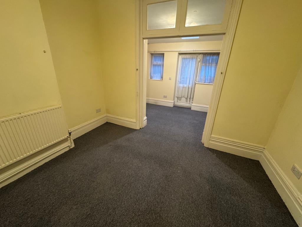 Ground floor flat bedroom 1