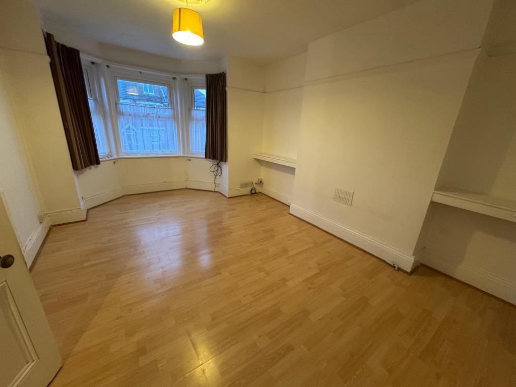 Upper maisonette Living room