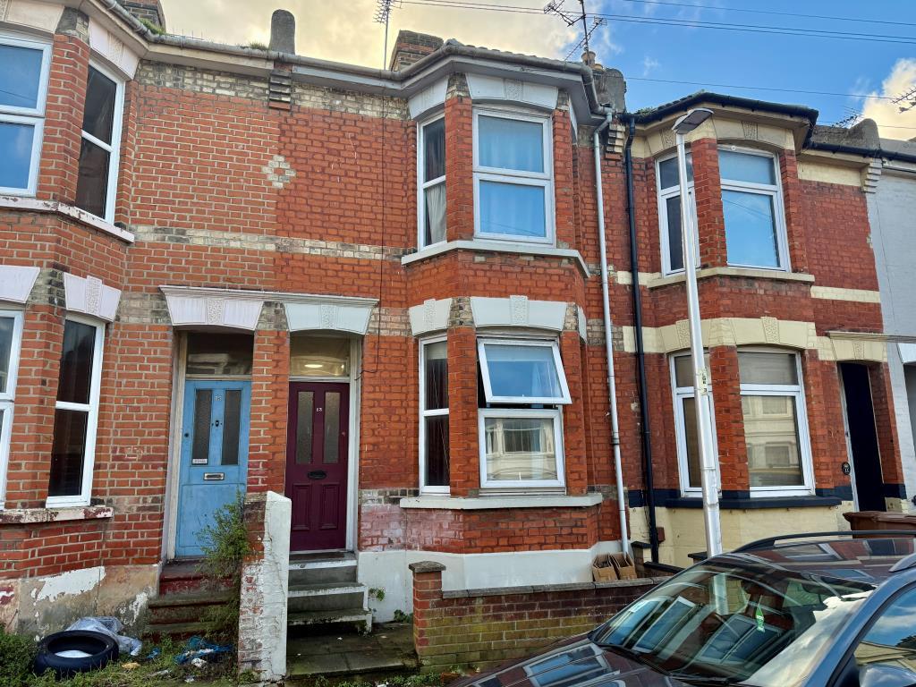 Mid-terrace HMO