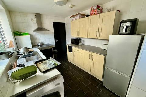 5 bedroom house of multiple occupation for sale, 13 Linden Road, Gillingham, Kent