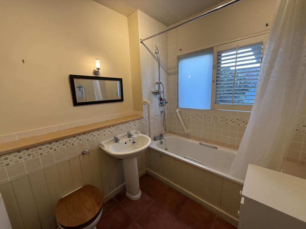General view of bathroom with WC