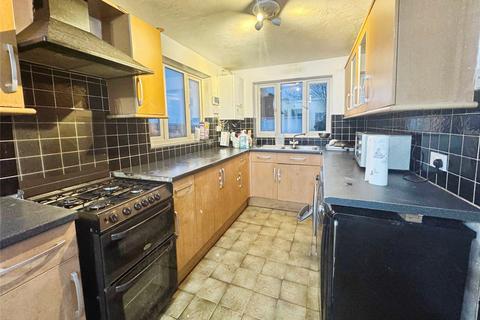 3 bedroom semi-detached house to rent, Richmond Road, West Midlands DY2