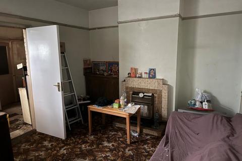 2 bedroom end of terrace house for sale, 63 Pemdevon Road, Croydon