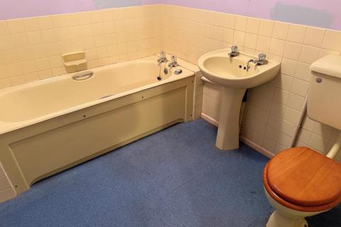 1 bedroom ground floor flat for sale, Flat 1, Kingswood House, 10 Lewes Road, Eastbourne, East Sussex