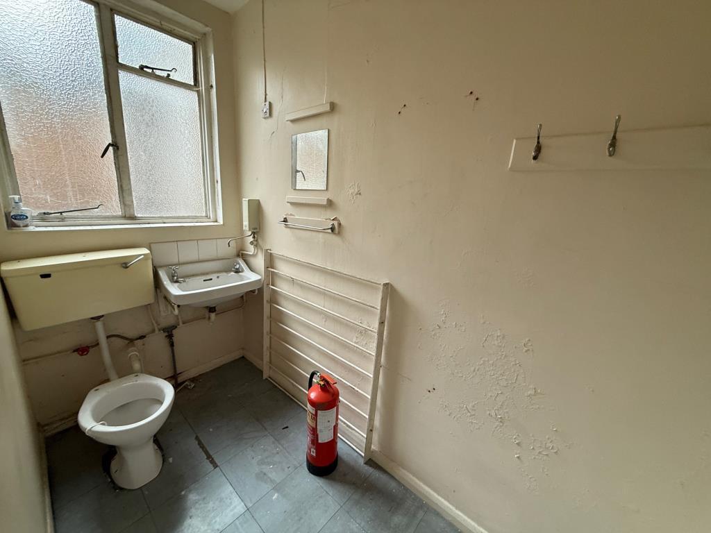 Cloakroom/WC