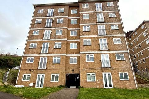 2 bedroom flat for sale, Flat 8, Samuels Tower, Longhill Avenue, Chatham, Kent