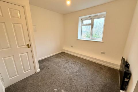 2 bedroom flat for sale, Flat 8, Samuels Tower, Longhill Avenue, Chatham, Kent