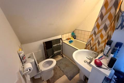 1 bedroom flat for sale, Flat 5, Hogarth House, 22 High Street, Queenborough, Kent