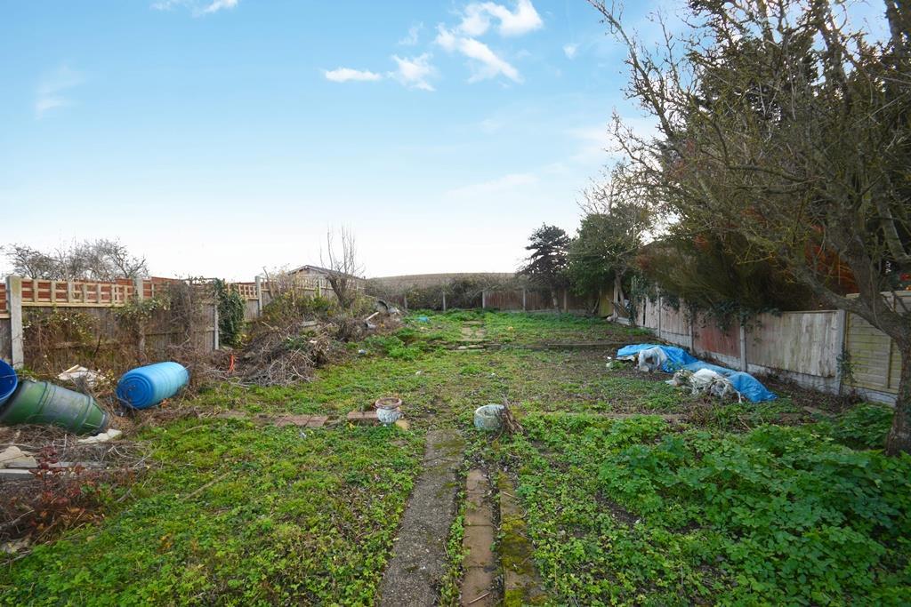 Garden to rear