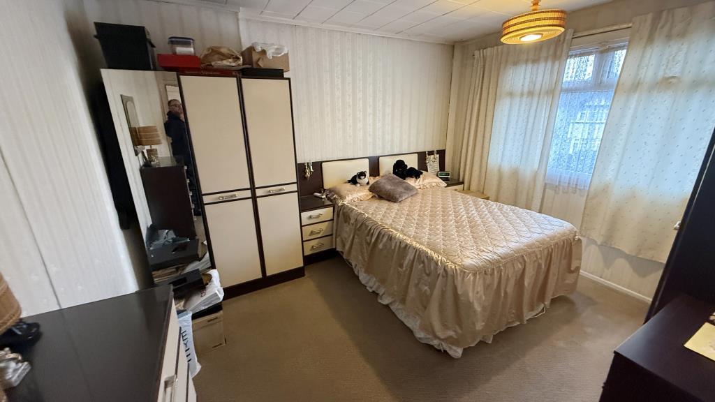 Internal image of bedroom 1