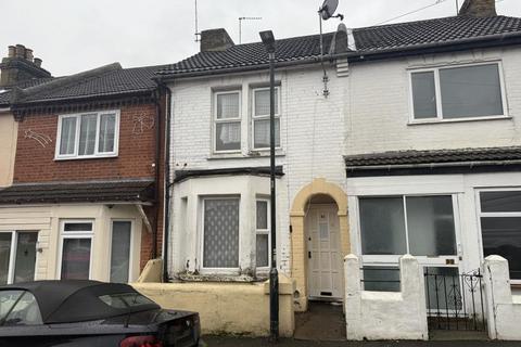 3 bedroom terraced house for sale, 31 Chalkpit Hill, Chatham, Kent