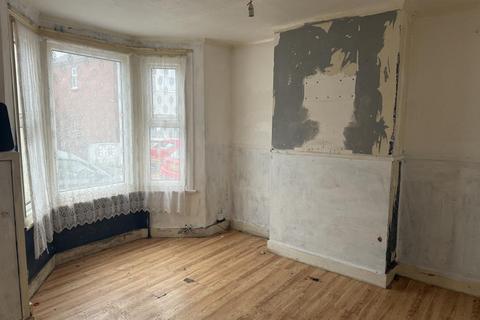 3 bedroom terraced house for sale, 31 Chalkpit Hill, Chatham, Kent