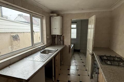 3 bedroom terraced house for sale, 31 Chalkpit Hill, Chatham, Kent