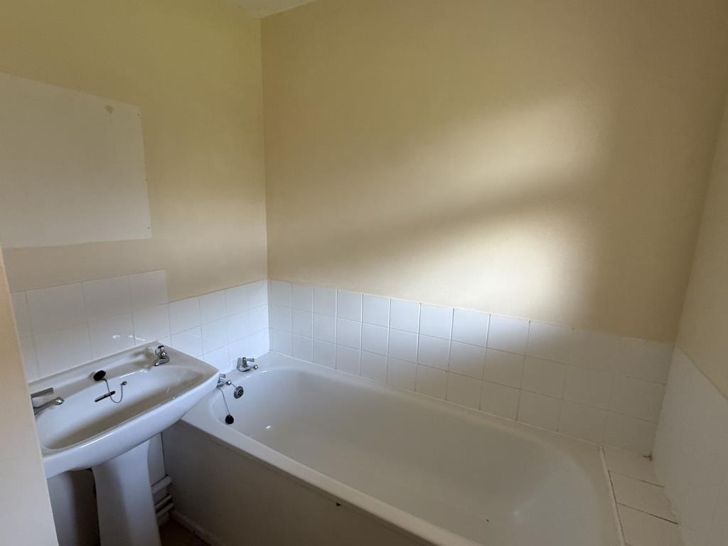 Bathroom in Flat for Improvement