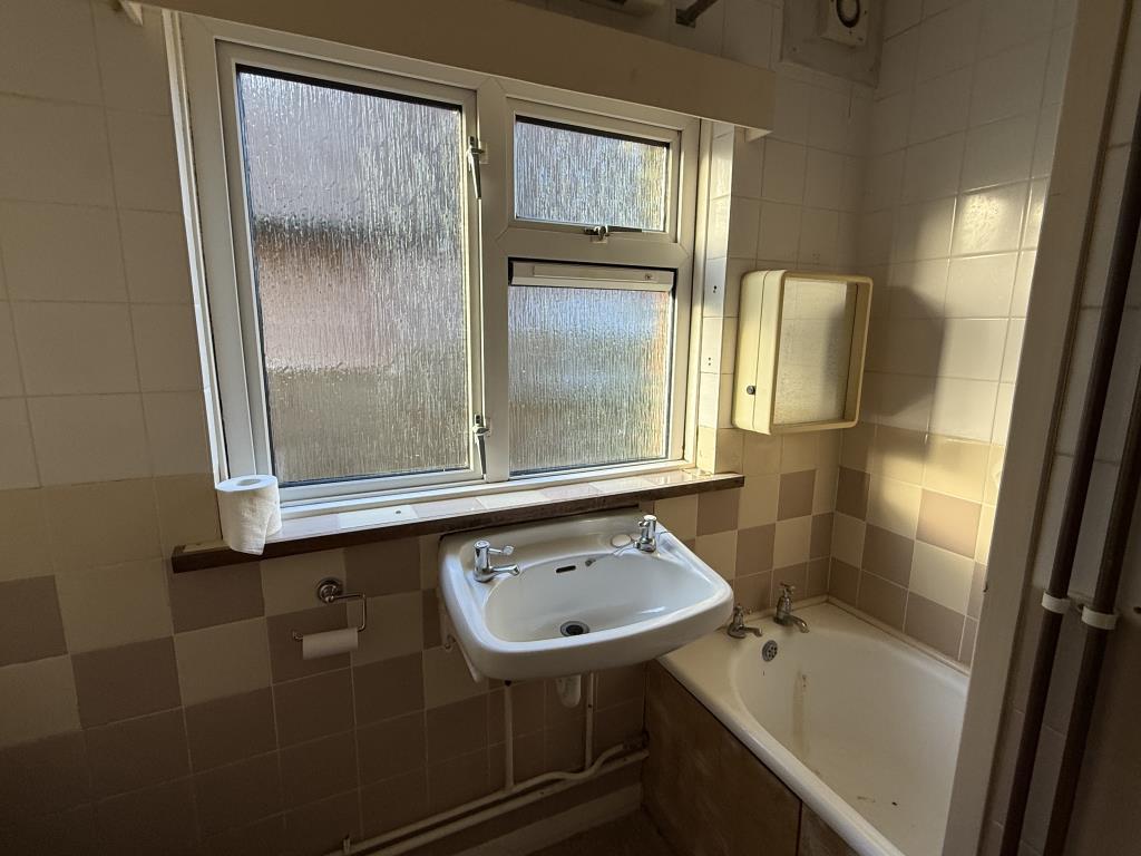 Bathroom in Semi in need of Refurbishment