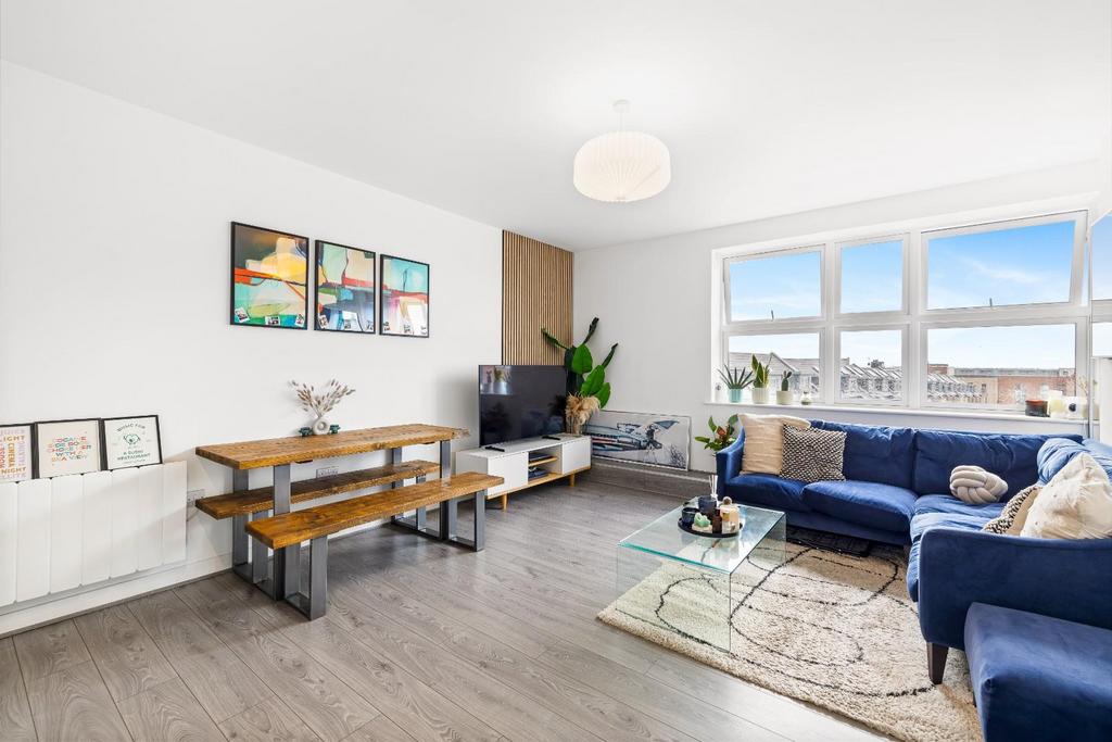 Flat 23, The Pinnacle Full Res-5.jpg