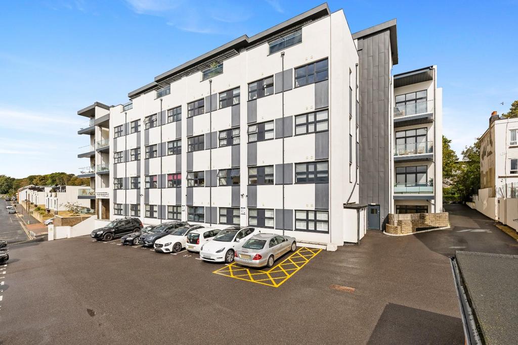 Flat 23, The Pinnacle Full Res-13.jpg