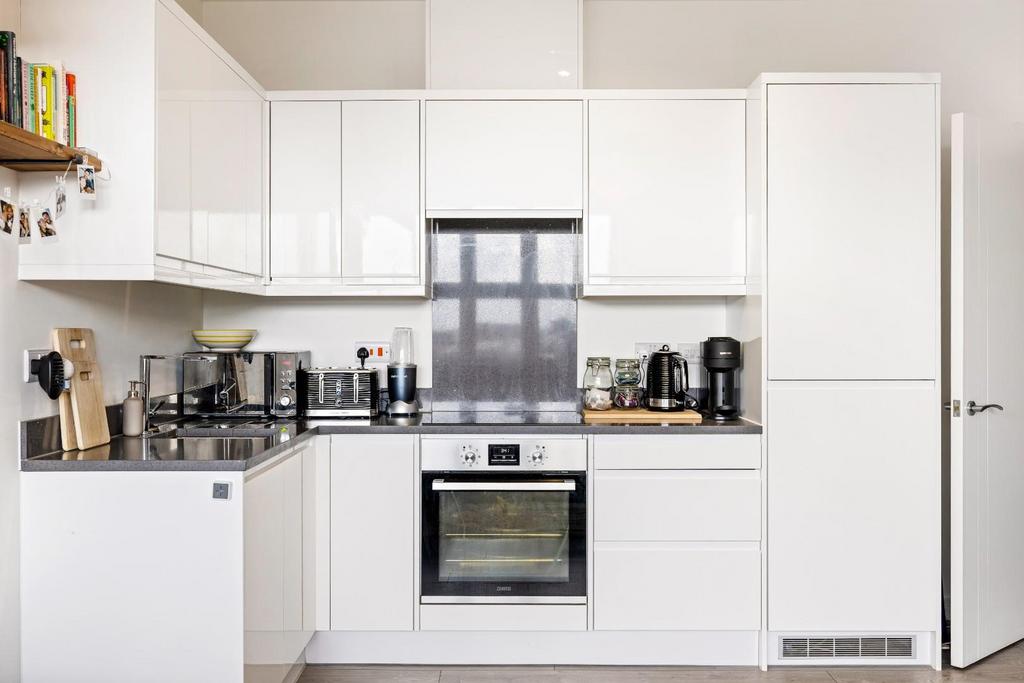 Flat 23, The Pinnacle Full Res-8.jpg