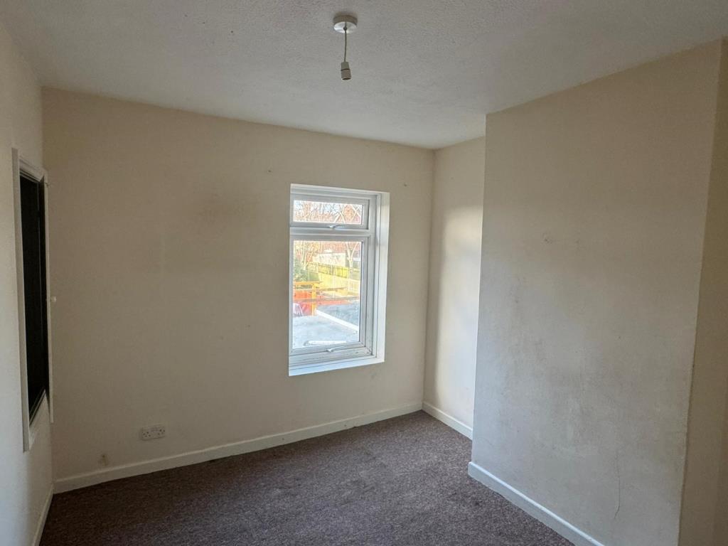 Rear bedroom
