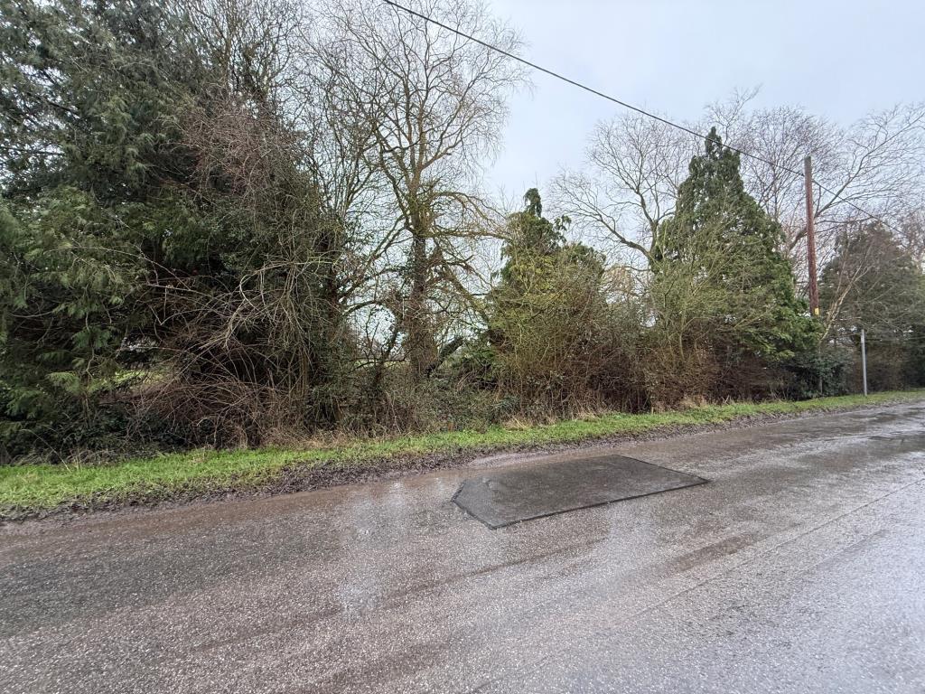 Road frontage on Bury Road
