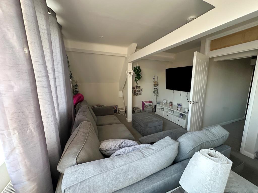 Flat 1 Living room