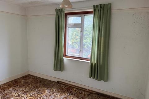 3 bedroom semi-detached house for sale, 33 Green Lane, Crawley, West Sussex