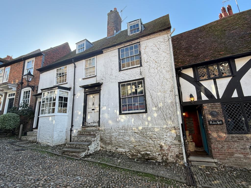 Mid-terrace house