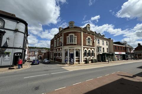 undefined, Flat 3, 133 High Street, Crediton, Devon