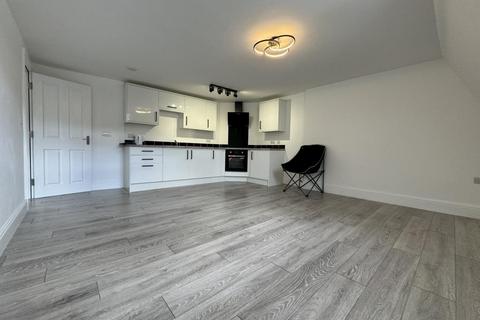 undefined, Flat 3, 133 High Street, Crediton, Devon