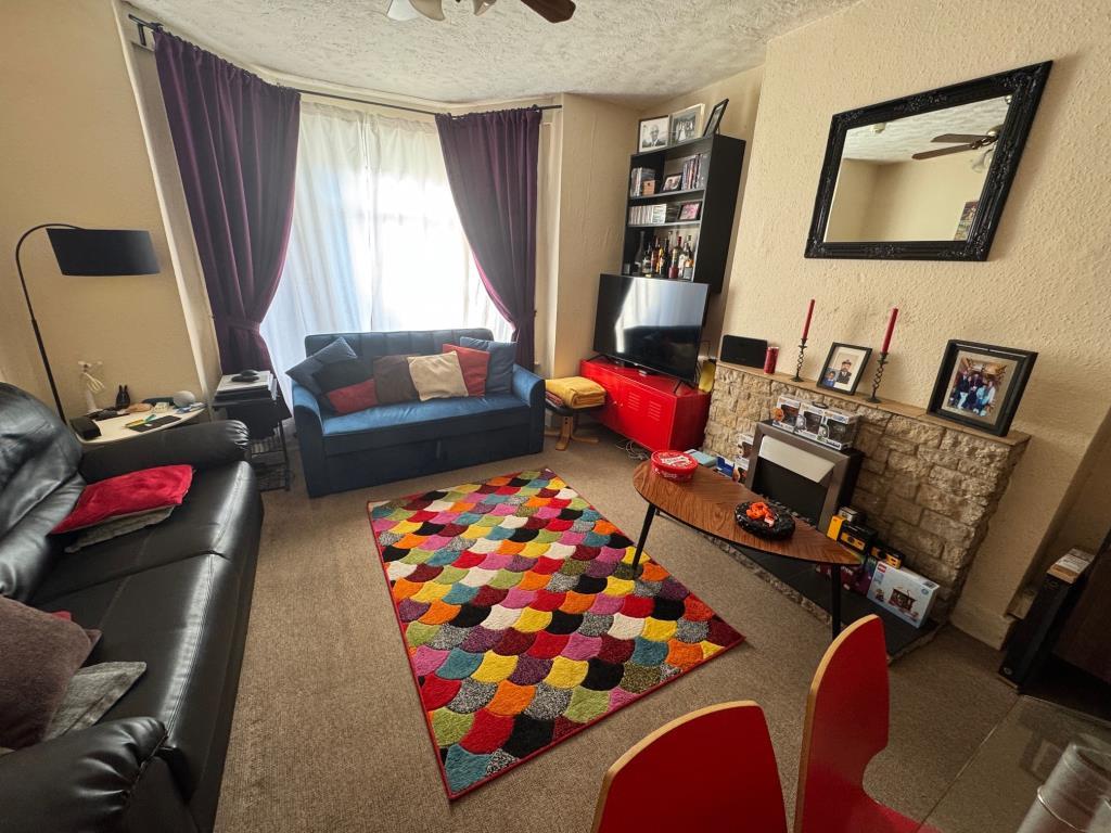 Ground floor flat living room
