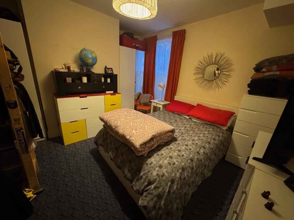 Ground floor flat bedroom