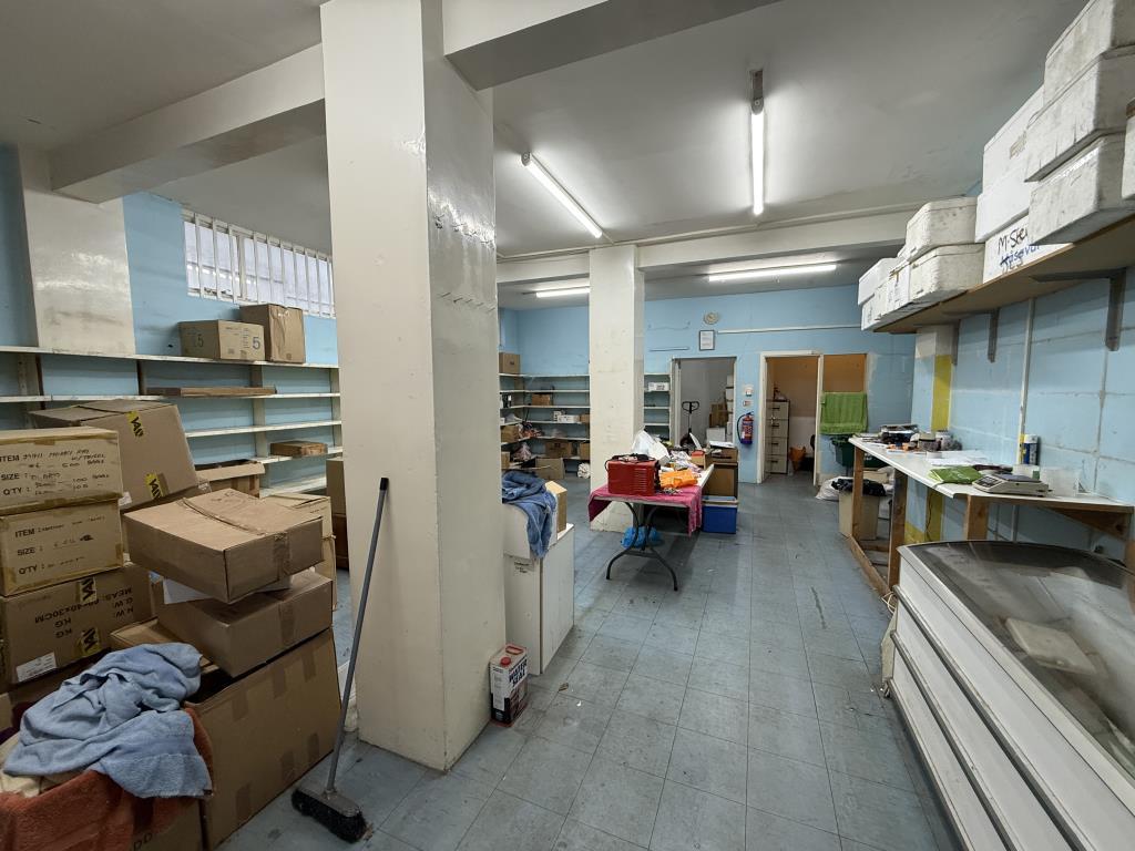 Customer trading area of commercial unit