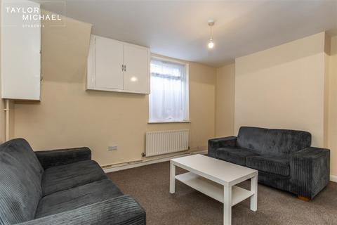 4 bedroom terraced house to rent, Park Crescent Road, Brighton