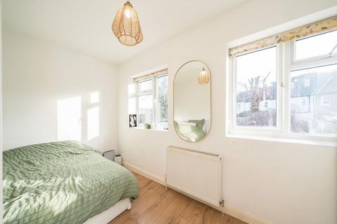 3 bedroom semi-detached house for sale, Seely Road, London SW17