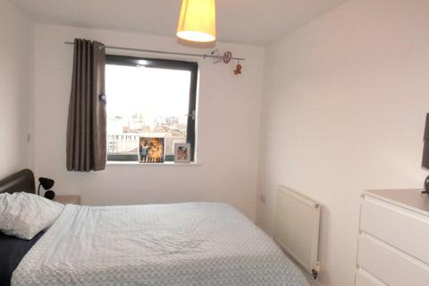 2 bedroom flat to rent, Lovelace House, West Ealing
